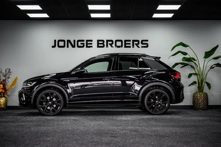 Volkswagen T-Roc 2023 photo 2