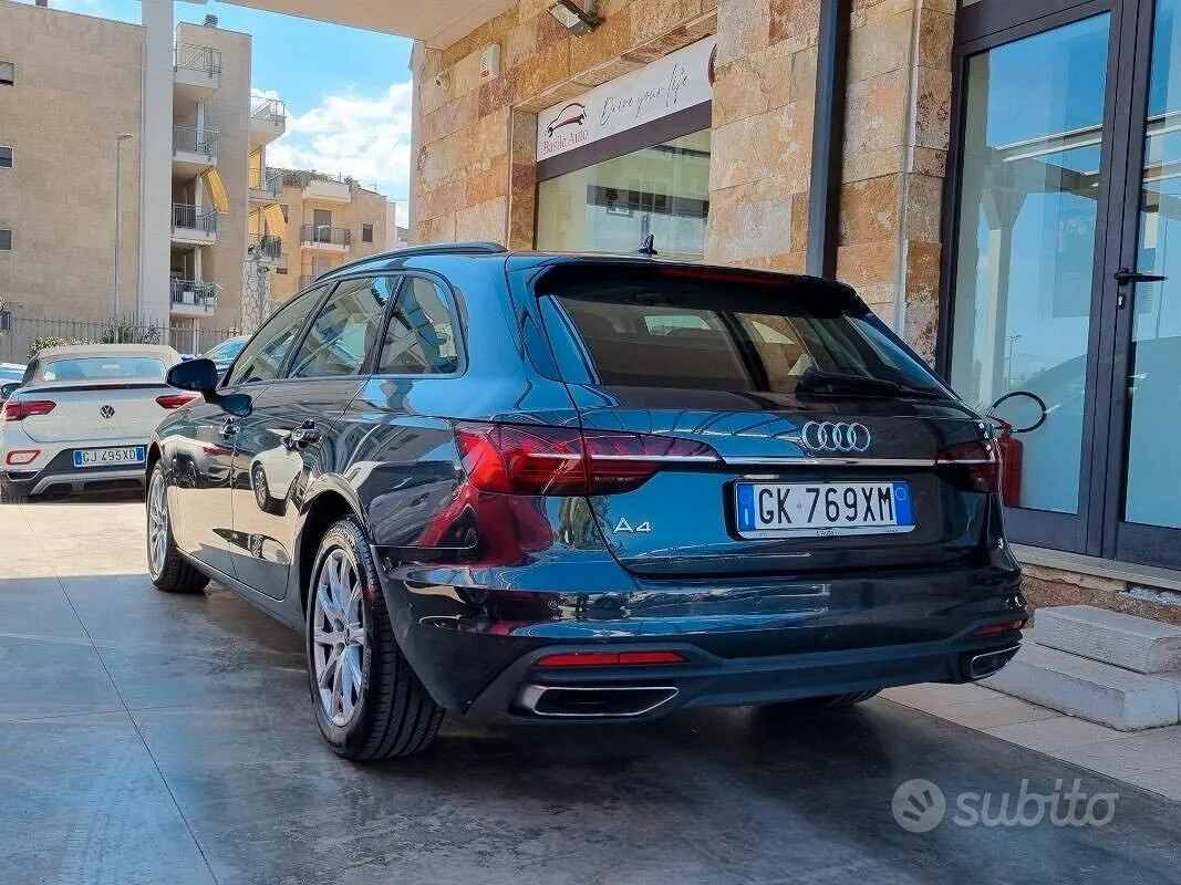 Audi A4 V Avant 2022 photo 3