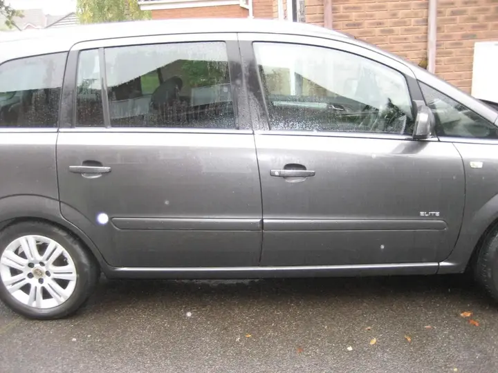 Vauxhall Zafira 2011 photo 4