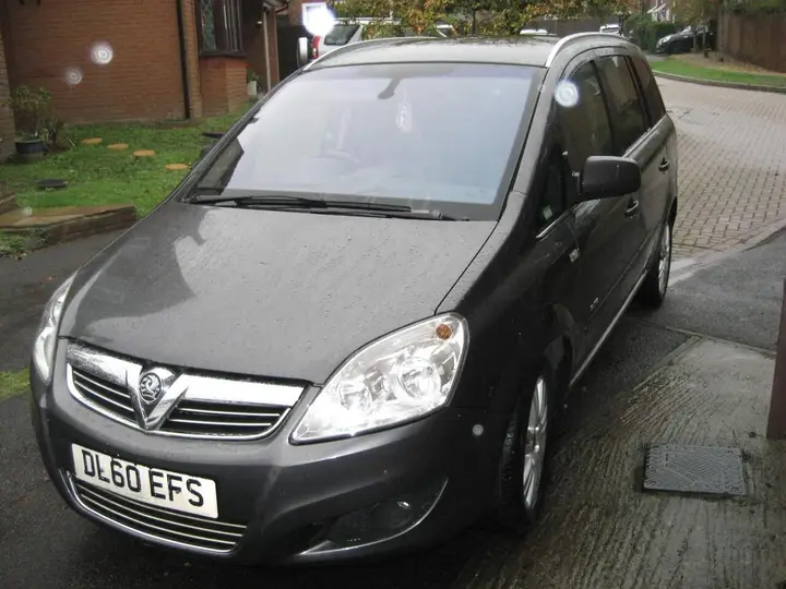 Vauxhall Zafira 2011 photo 2
