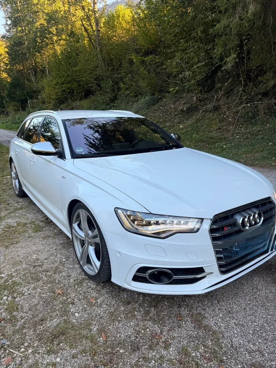 Audi A6 2013 photo 2