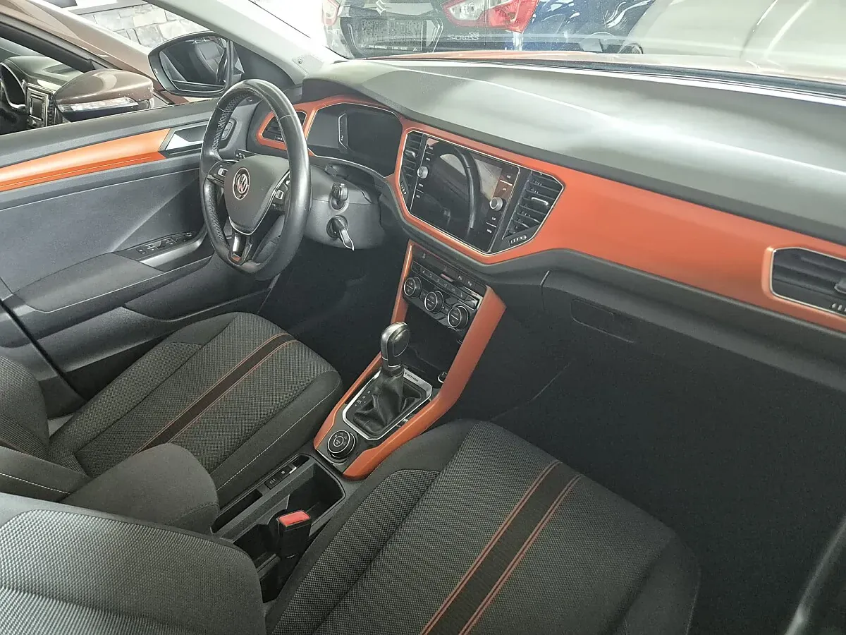 Volkswagen T-Roc 2017 photo 3