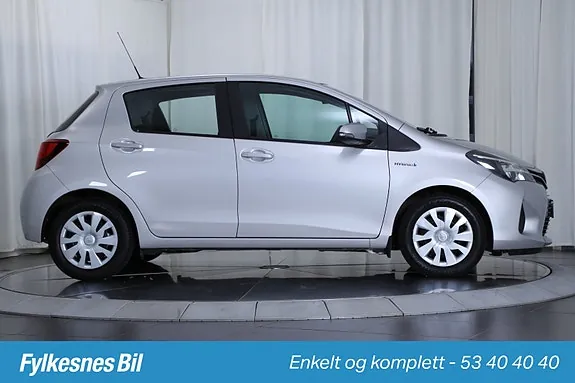 Toyota Yaris 2015 photo 4