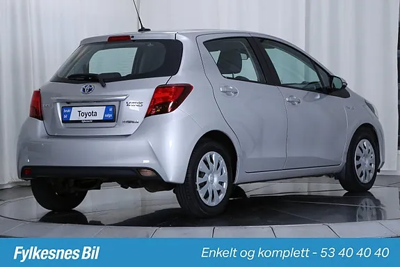 Toyota Yaris 2015 photo 5