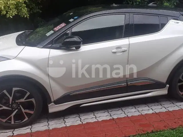 Toyota C-Hr 2018 photo 2