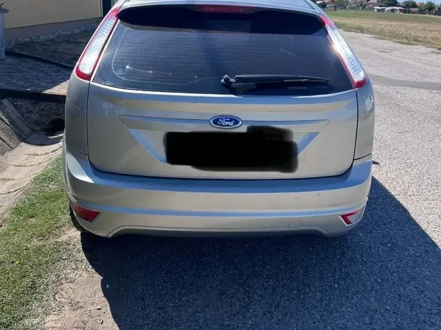 Ford Focus 2009 photo 2
