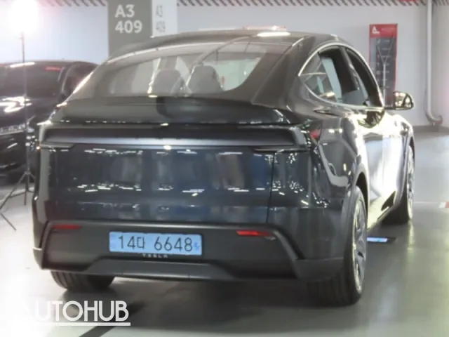 Tesla Model Y 2026 photo 3