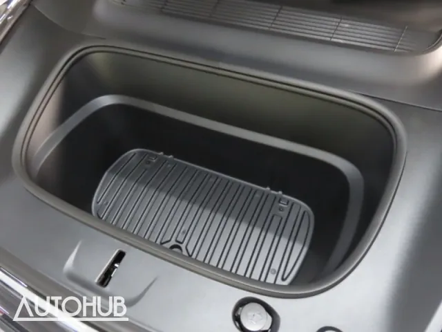 Tesla Model Y 2026 photo 5