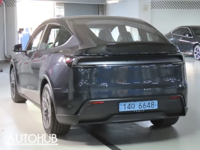 Tesla Model Y 2026 photo 4