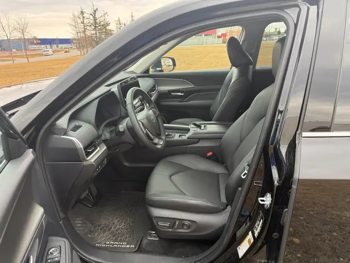 Toyota Grand Highlander 2026 photo 2