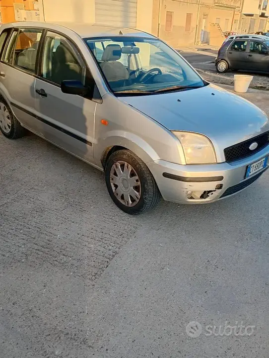 Ford Fusion 2005 photo 2