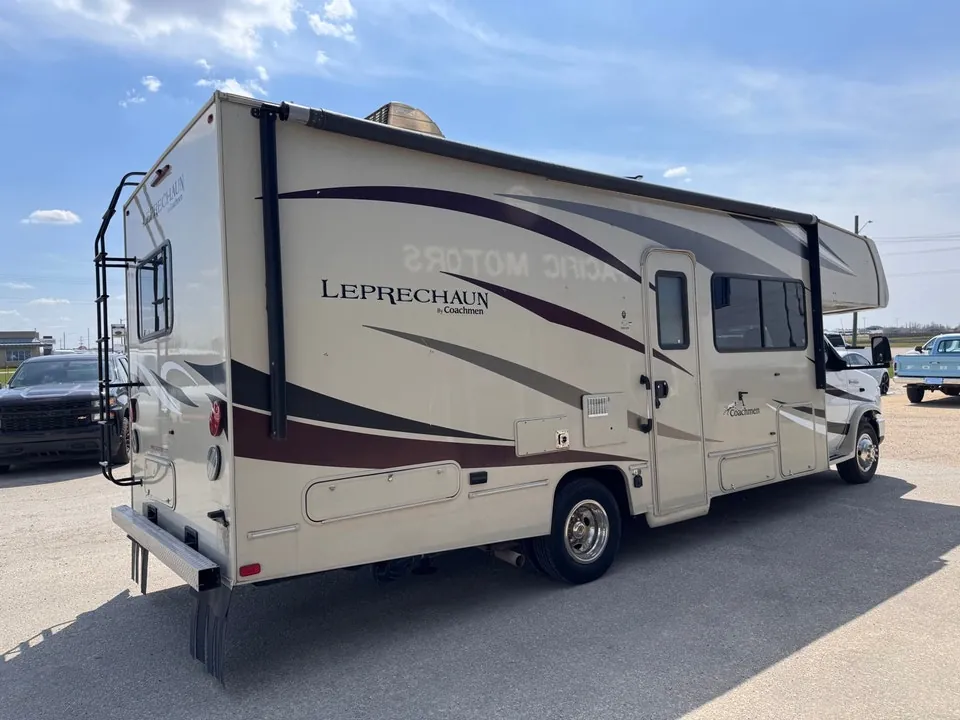 Coachmen Leprechaun 2017 photo 4