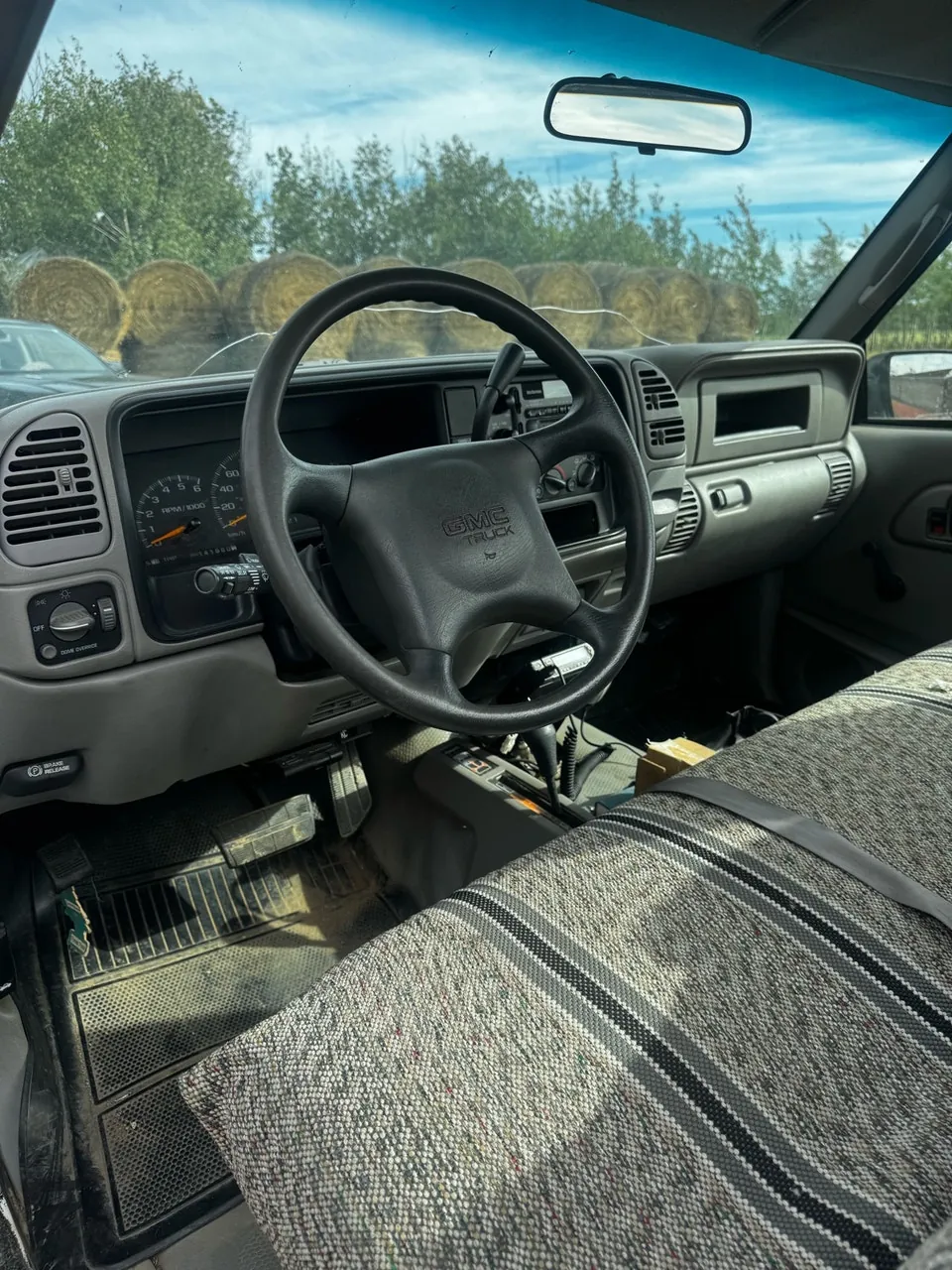 Chevrolet C/K Pickup 2500 2000 photo 2