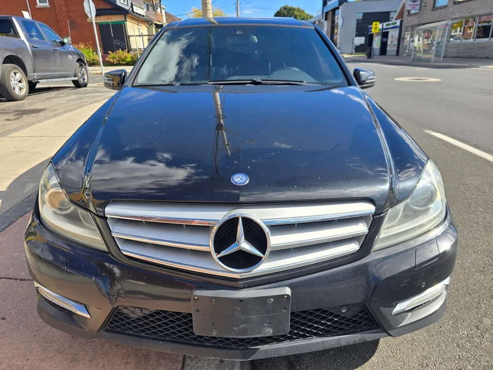Mercedes-Benz C-Class 2012 photo 2