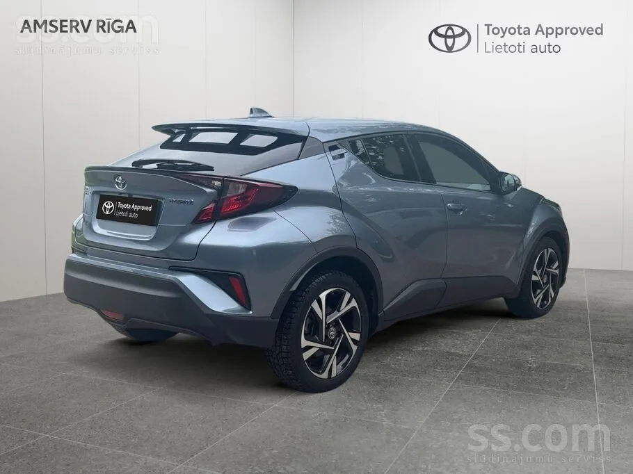 Toyota C-Hr 2023 photo 2