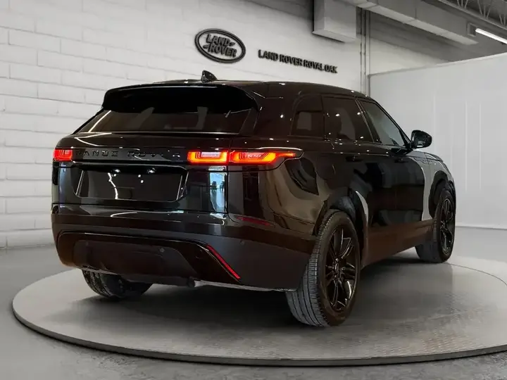 Land Rover Range Rover Velar 2023 photo 5