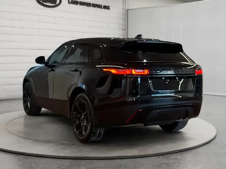 Land Rover Range Rover Velar 2023 photo 3