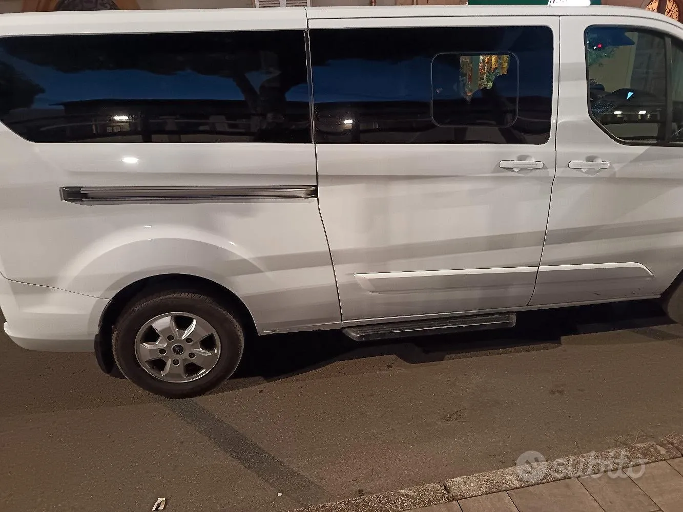 Ford Tourneo Custom 2017 photo 3