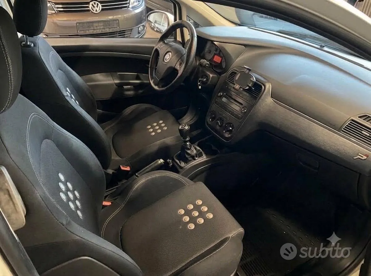 Fiat Grande Punto 2007 photo 3