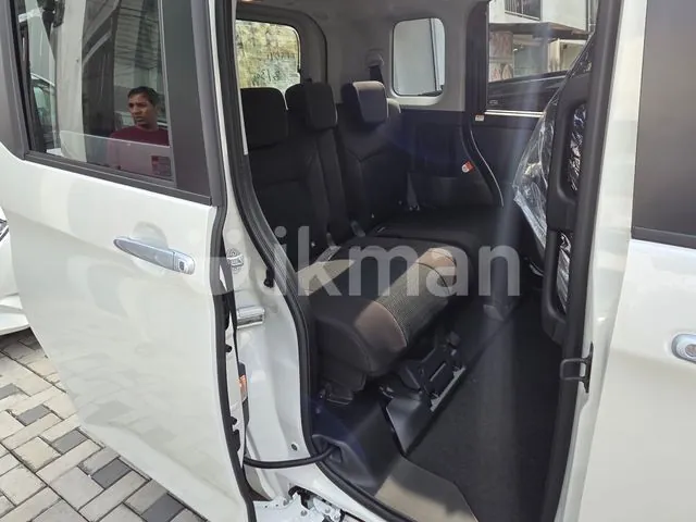 Toyota Roomy 2025 photo 5