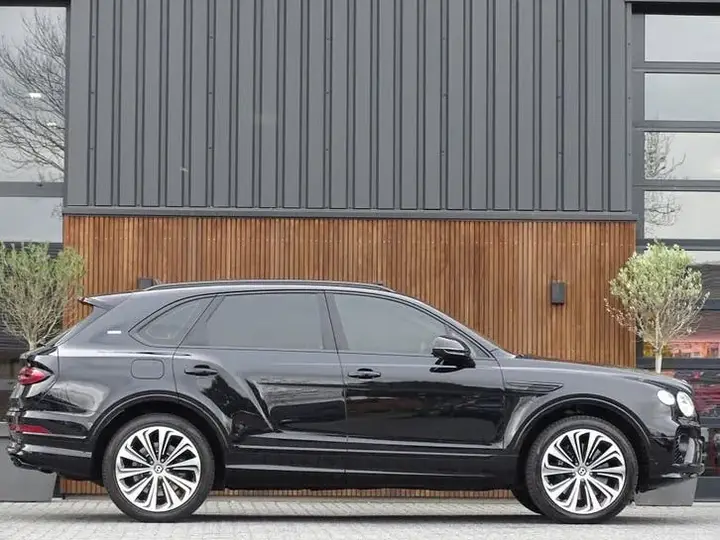 Bentley Bentayga 2021 photo 2