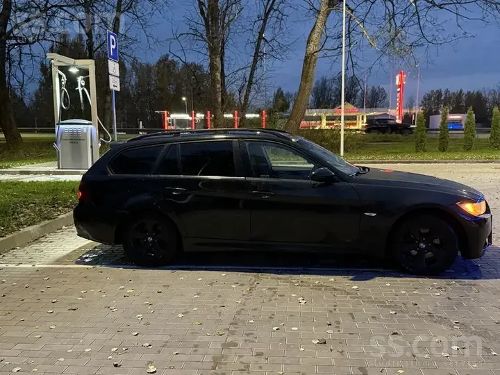 BMW 320D 2008 photo 2
