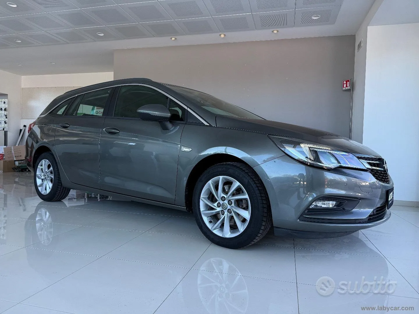 Opel Astra 2018 photo 2