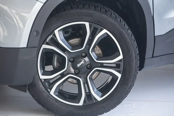 Jeep Avenger 2025 photo 2