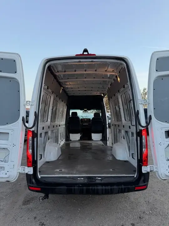 Mercedes-Benz Sprinter 2025 photo 4