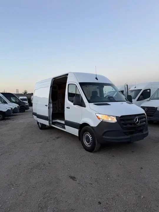Mercedes-Benz Sprinter 2025 photo 3