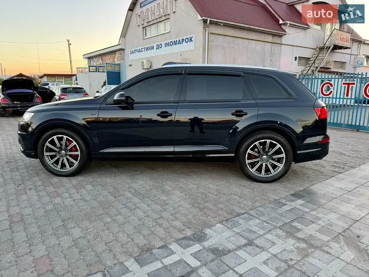 Audi Q7 2017 photo 3
