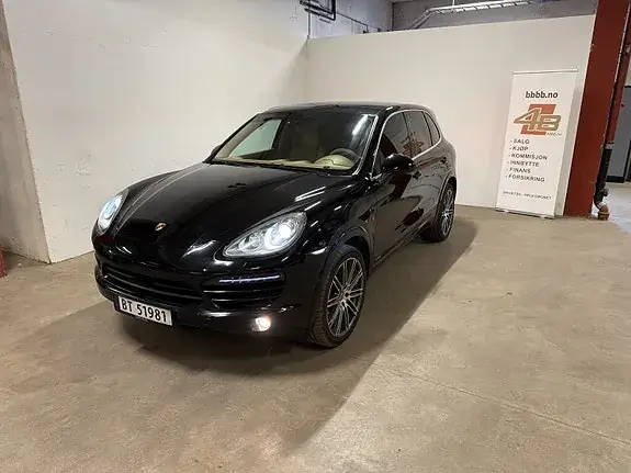 Porsche Cayenne 2011 photo 2