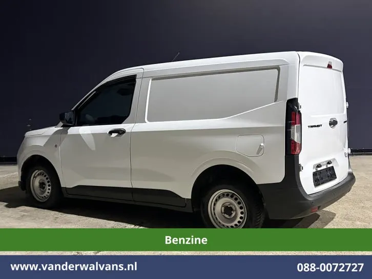 Ford Transit Courier 2024 photo 2