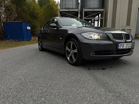 BMW 325Xi 2006 photo 3