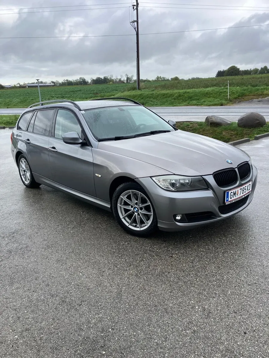 BMW 3 Series 2009 photo 2
