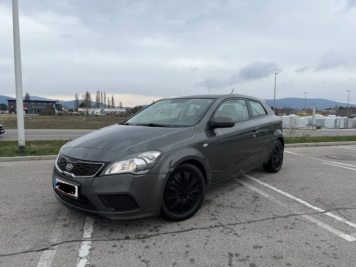 Kia Proceed