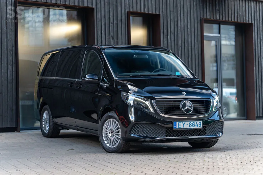 Mercedes-Benz Eqv 300