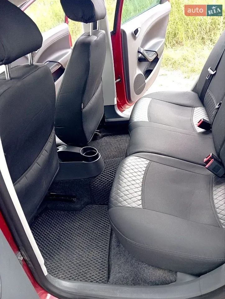 Seat Ibiza 2010 photo 4
