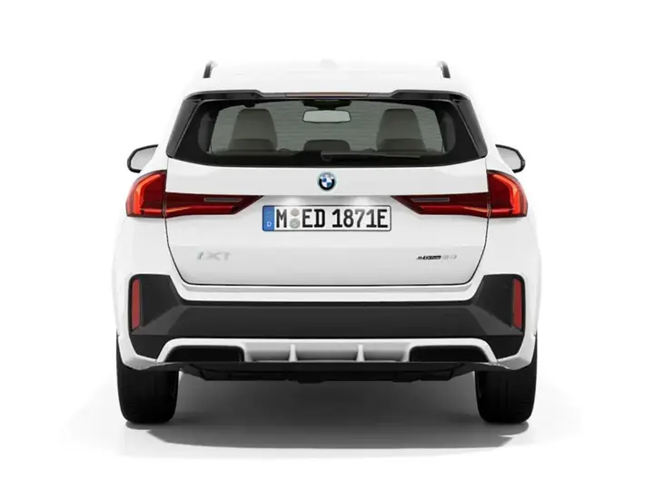 BMW Ix1 photo 4