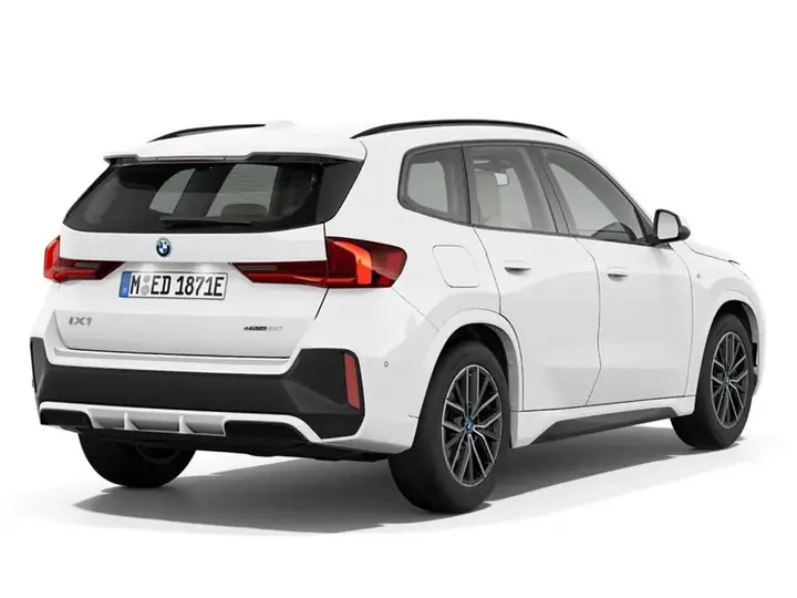 BMW Ix1 photo 3