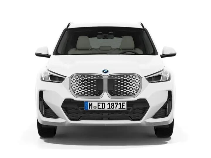 BMW Ix1 photo 5