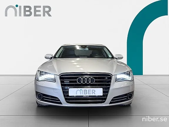 Audi A8 2011 photo 2