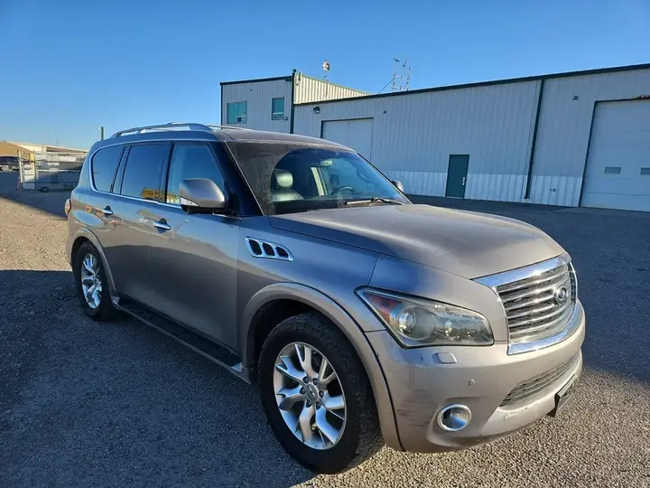 Infiniti Qx56 2011 photo 2