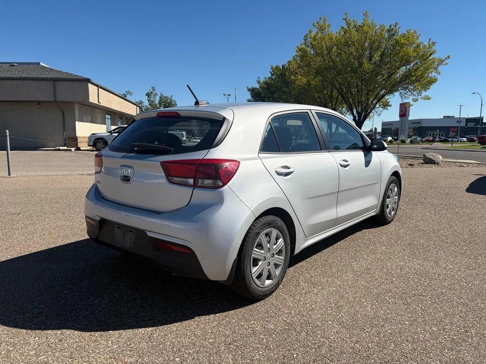 Kia Rio 2023 photo 2
