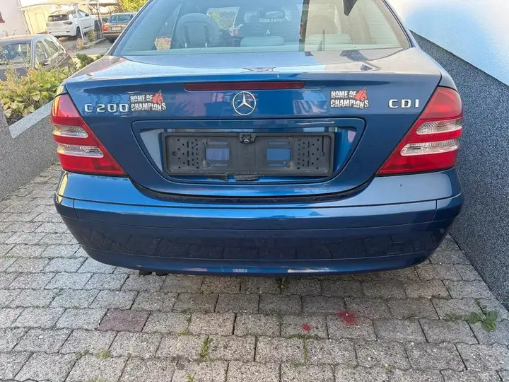 Mercedes-Benz C200