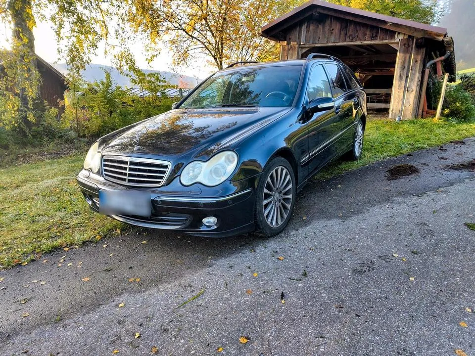 Mercedes-Benz C230