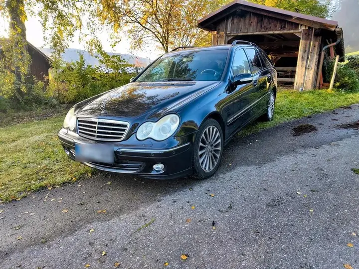Mercedes-Benz C230