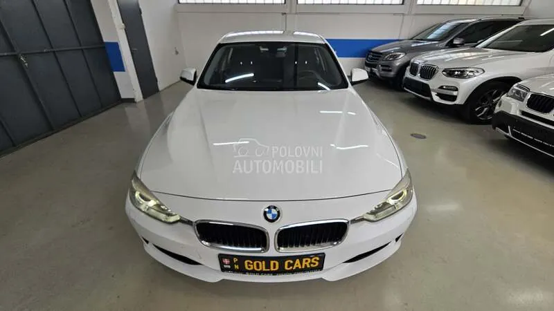 BMW 318 2012 photo 3