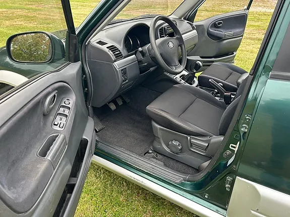 Suzuki Grand Vitara 2004 photo 5