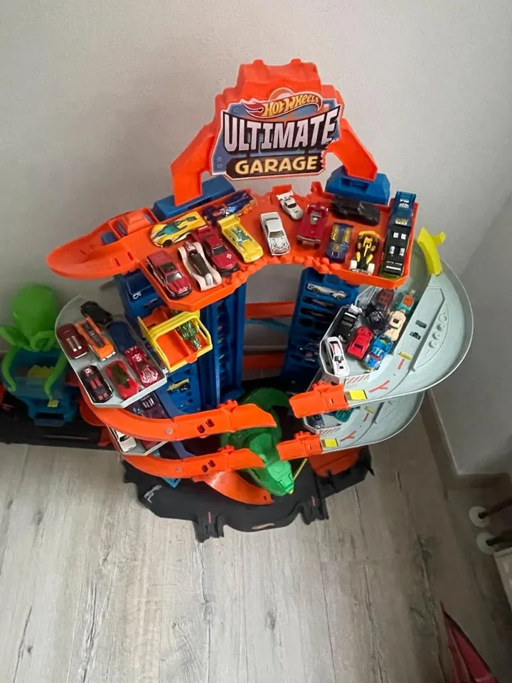 Hot Wheels Ultimate Garage